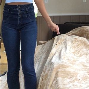 High waist jeans